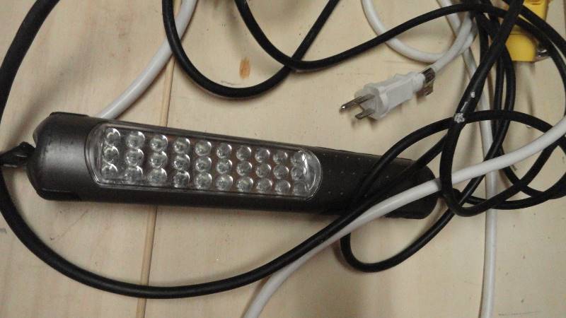 lot 806 image: Extention cord and extention light
