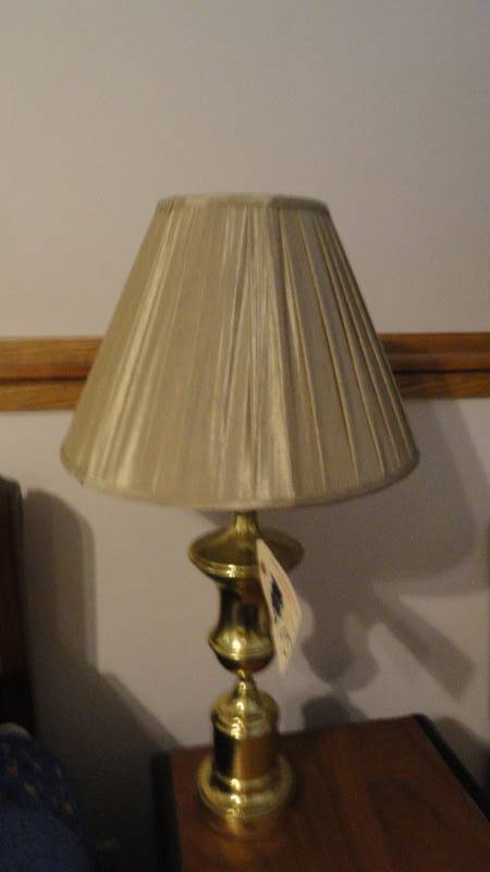 lot 815 image: Lamp