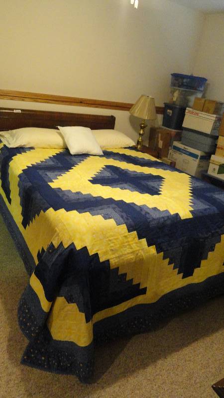 lot 822 image: Queen Size Bed