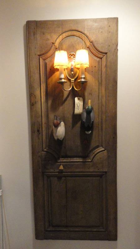 lot 829 image: Decorative Door