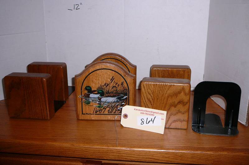 lot 864 image: Wooden book ends