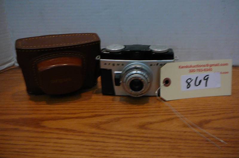 lot 869 image: Vintage Argus coated cintar a four made in USA with case