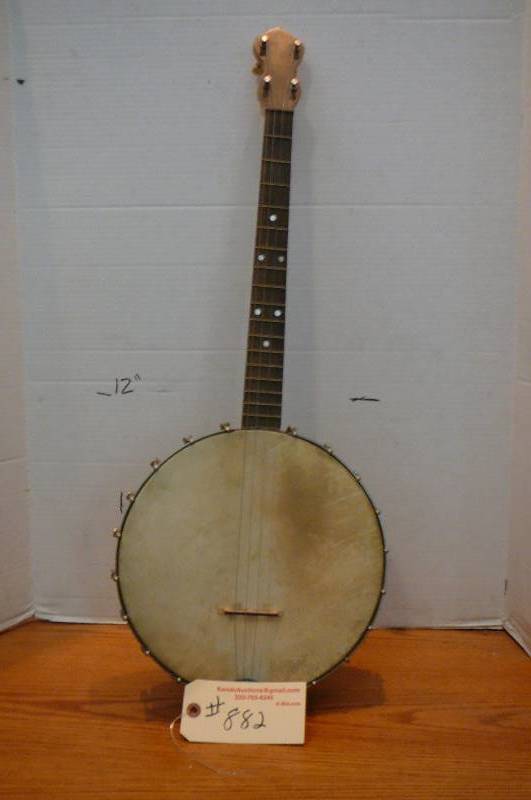 lot 882 image: Banjo