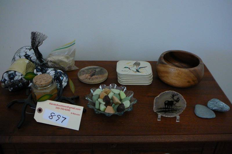 lot 897 image: House, decor, duck casters, candle, decorative rocks