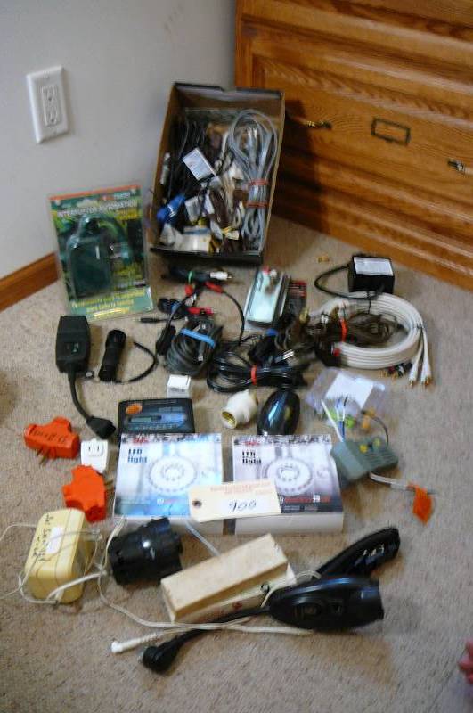 lot 900 image: Large lot of electrical cords, Led Lights, Plug ins, Outdoor lighting timer