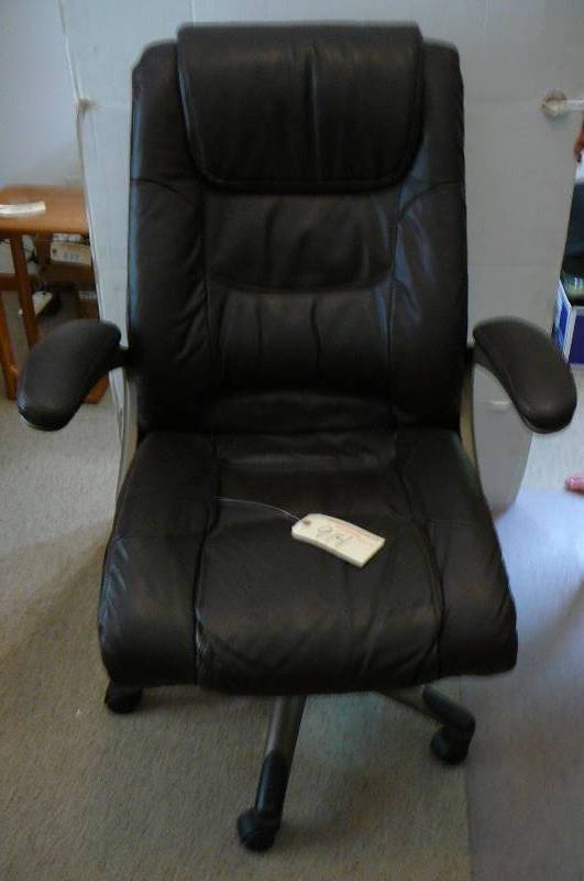 lot 914 image: Leather office chair