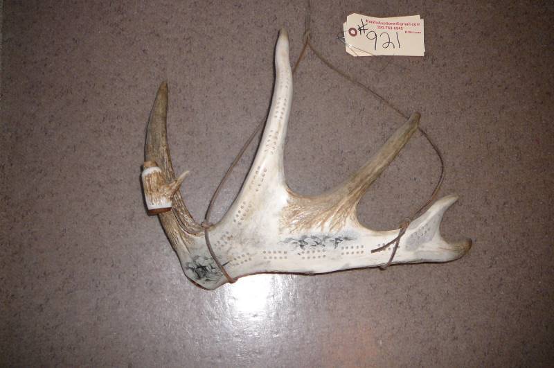 lot 921 image: Antler cribbage board game