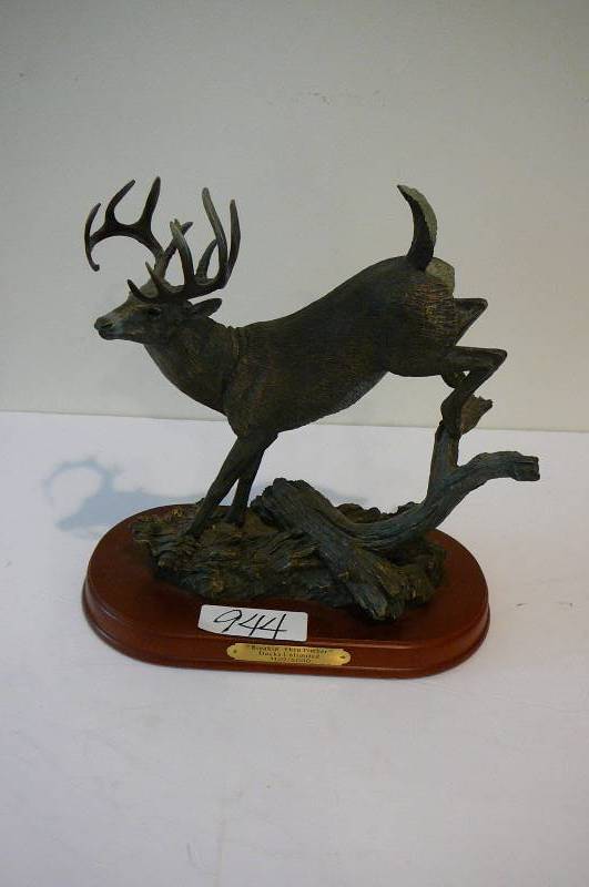 lot 944 image: Ducks Unlimited brass casted buck statue