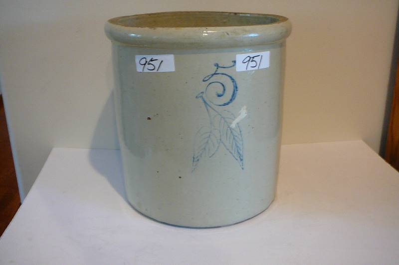 lot 951 image: #5 Crock