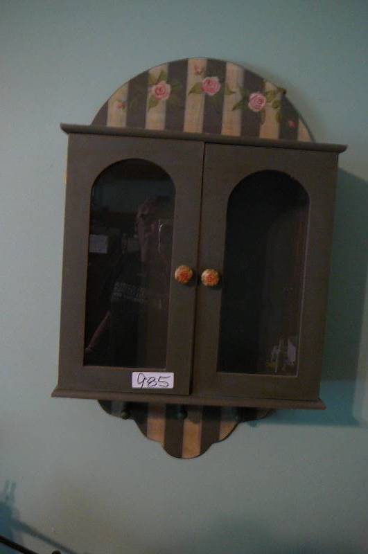 lot 985 image: Wall decor box with glass doors