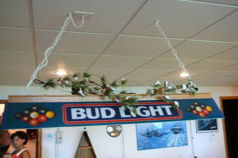 lot 986 image: Bud light pool table light