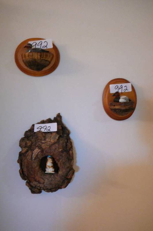 lot 992 image: Wooden Wall Decor