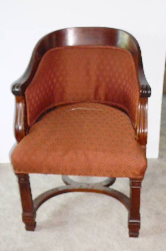 lot 1000 image: Wooden Fabric Chair