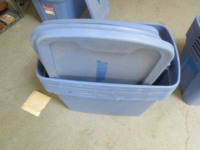 lot 453 image: INCREDIBLE PLASTICS 20 GALLON TOTES