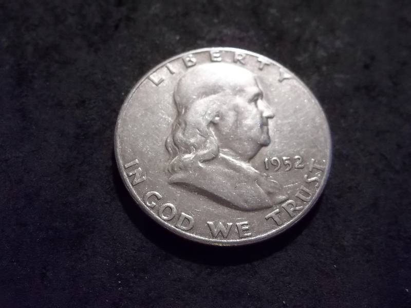 lot 105 image: 1952 S Franklin Half Dollar