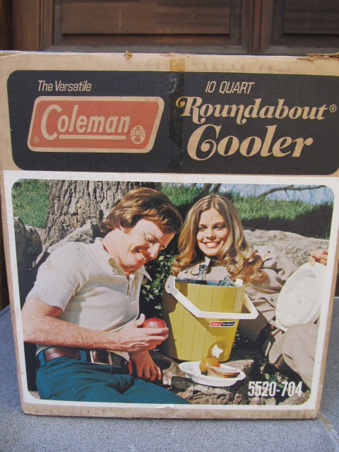 lot 157 image: Vintage COLEMAN Roundabout Cooler wOrig Box