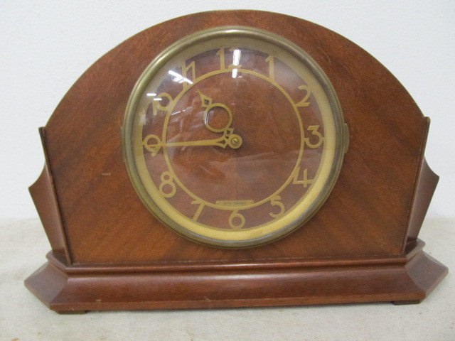 lot 25 image: Vintage Deco SETH THOMAS Mantel Clock