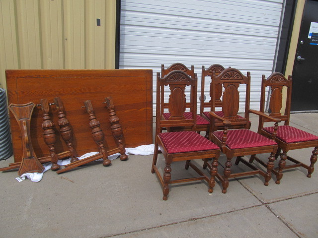 lot 152 image: NICE Antique Solid Oak Dining Table w5 Chairs