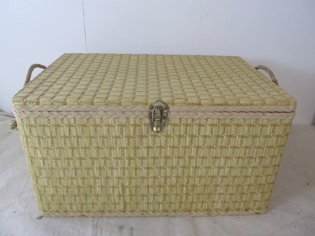 lot 31 image: Vintage Rope Handle REDMON Woven Trunk