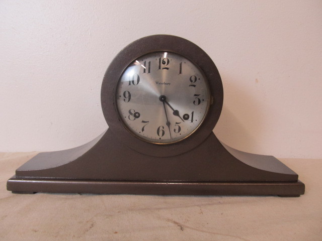 lot 53 image: Working Vintage WATERBURY Deco Mantel Clock