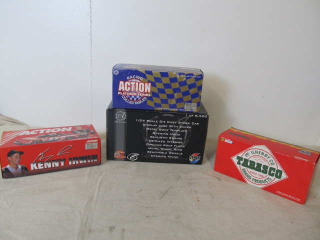 lot 54 image: Lot of MINT IN BOX Diecast Cars