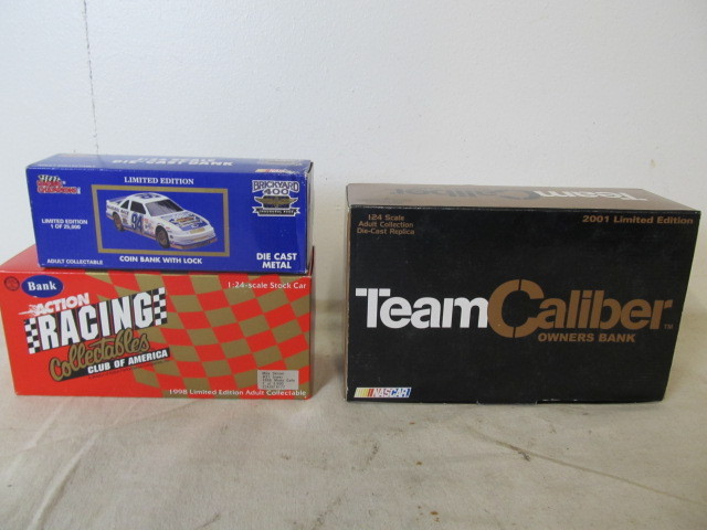 lot 57 image: Lot of MINT IN BOX Diecast Cars