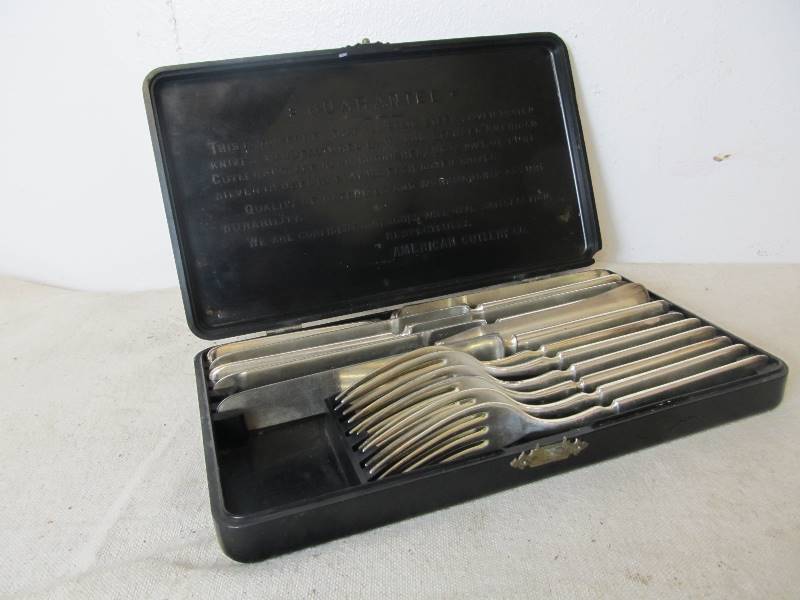 lot 68 image: Antique AMERICAN CUTLERY CO. Flatware Set