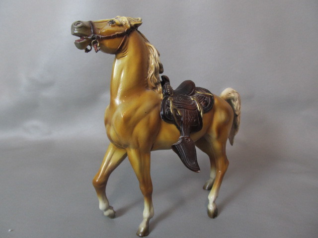 lot 106 image: NEAR MINT Original 1930s K&ampO Cast Metal Horse wSaddle