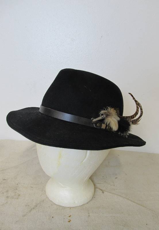 lot 180 image: Nice Vintage Austrian Fedora wFeather