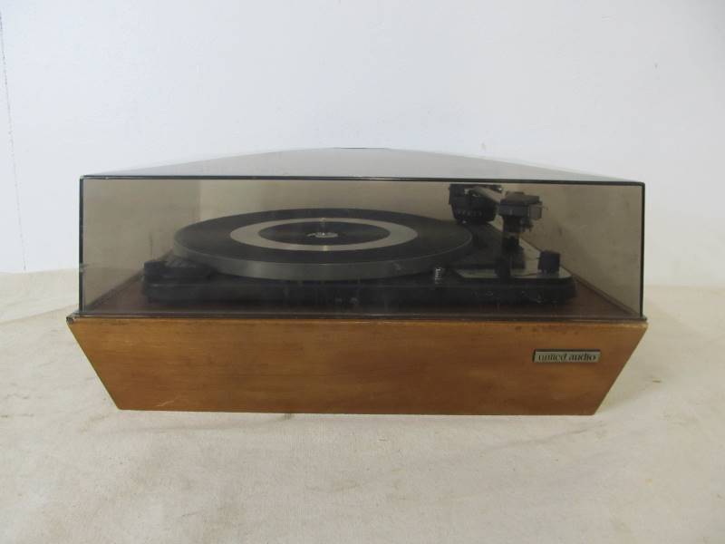 lot 199 image: Vintage German United Audio Turntable