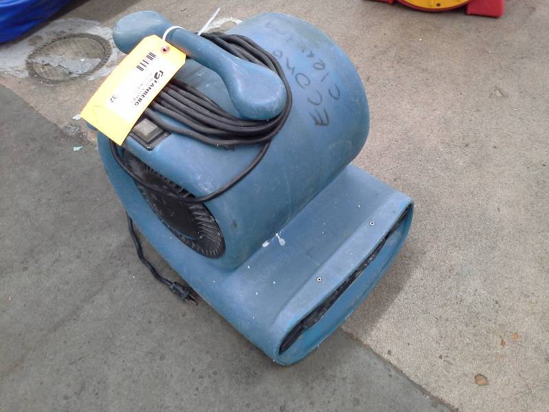 lot 32 image: Electric Floor Drier