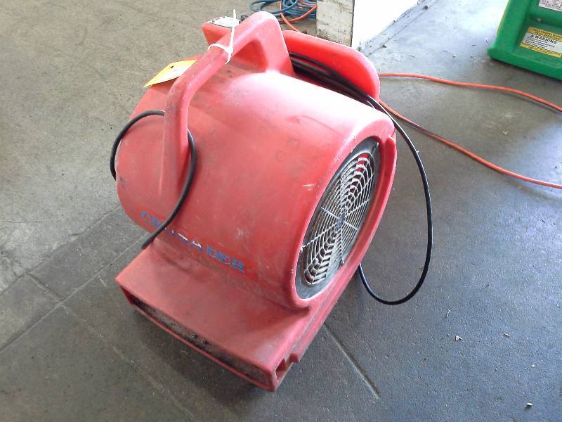 lot 38 image: Electric Floor Drier