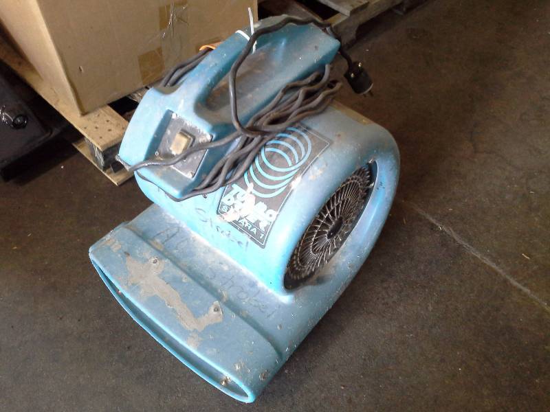 lot 40 image: Electric Floor Drier