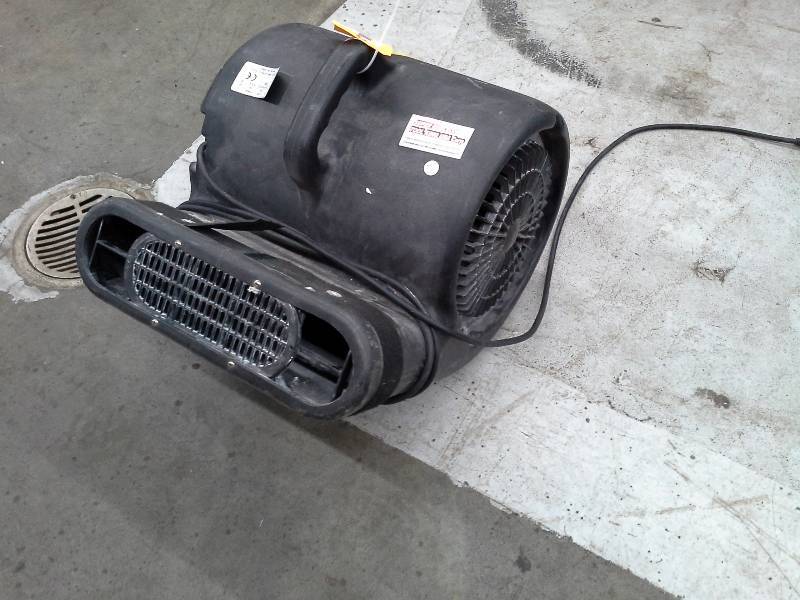 lot 30 image: Electric Floor Drier
