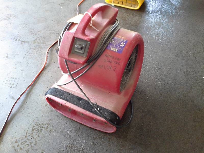 lot 33 image: Electric Floor Drier