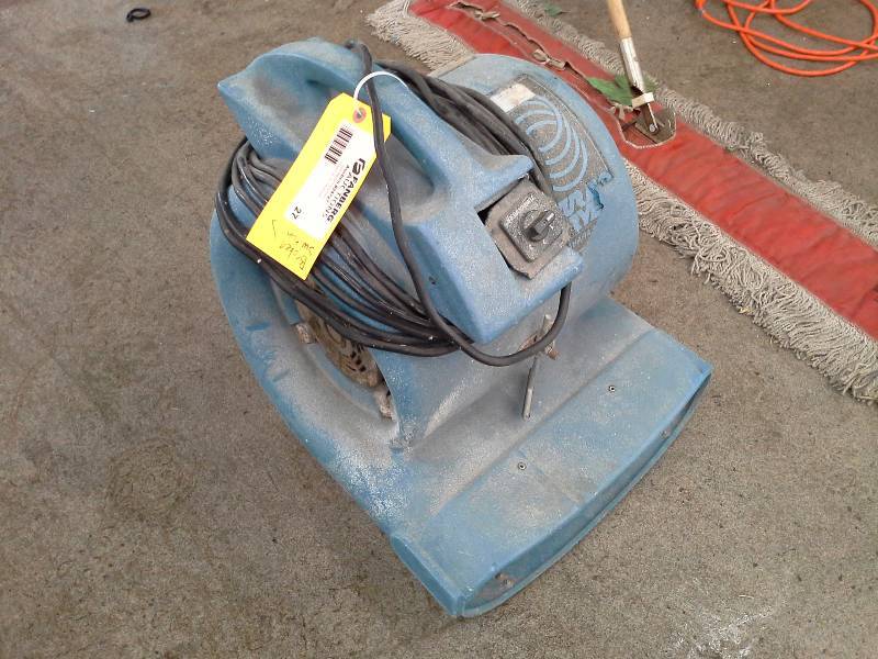 lot 27 image: Electric Floor Drier