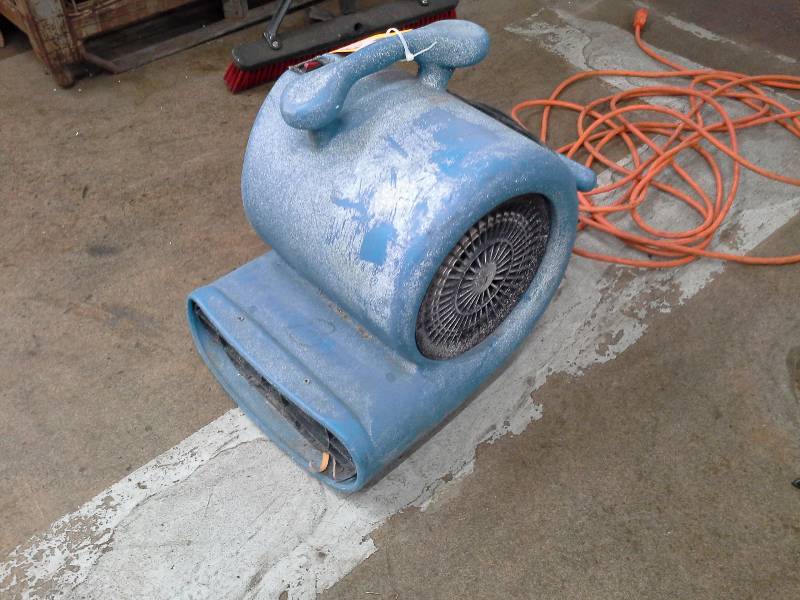 lot 50 image: Inoperable Electric Floor Drier