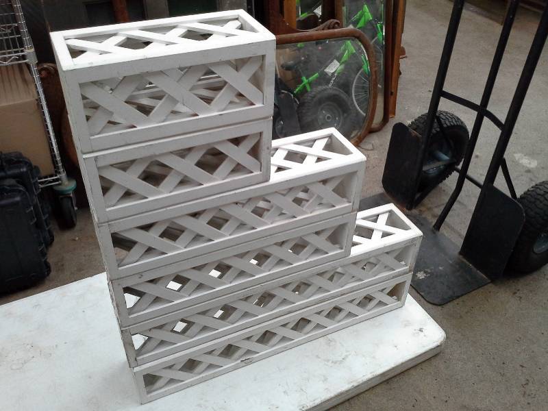 lot 77 image: 6 wooden boxes