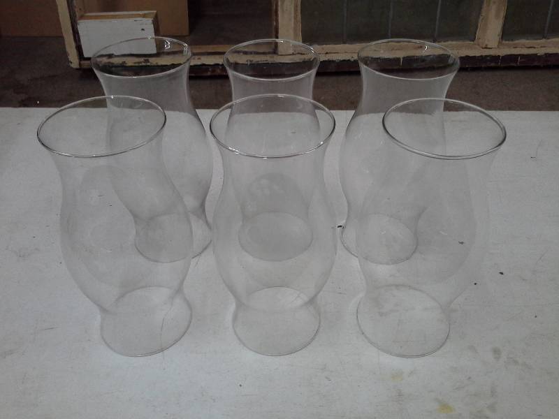 lot 80 image: 27 - 12 Candle Glassware