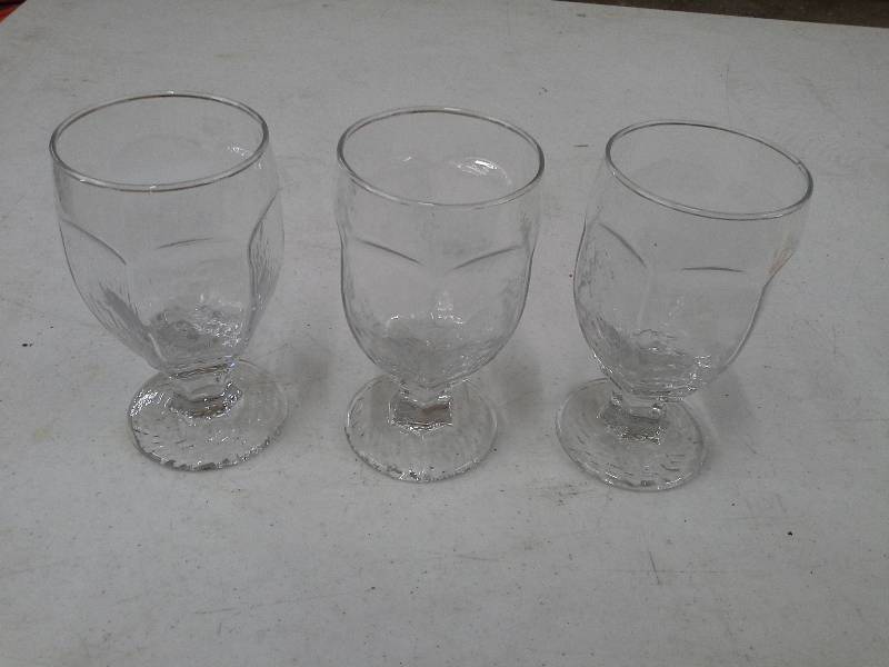 lot 84 image: 35 - 6 Water Goblets