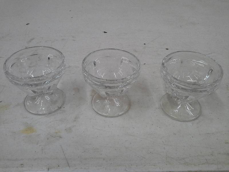 lot 88 image: 72 - 3 Ice Cream Bowls