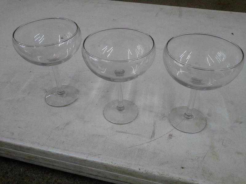lot 89 image: 12 - 7 Margaretta Glasses