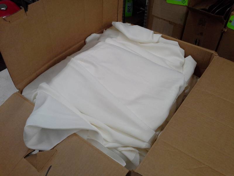 lot 113 image: 55 - Ivory Chair Covers