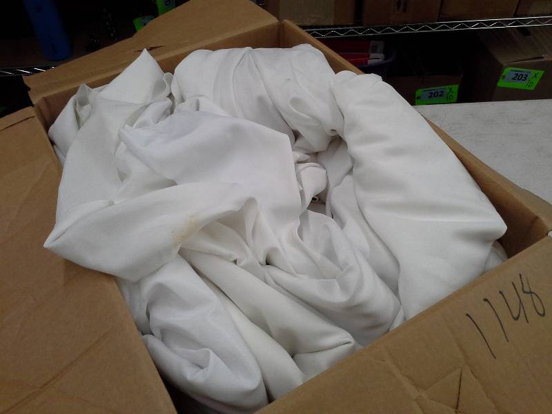 lot 117 image: 61 - White Chair Covers