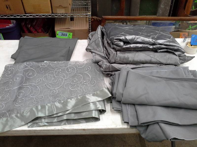 lot 124 image: 9 Misc. Table Cloths
