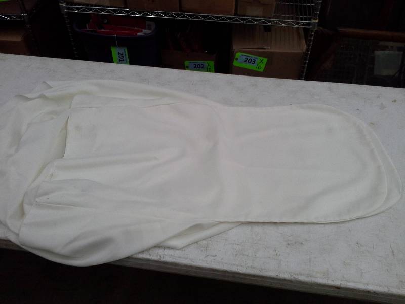 lot 125 image: 62 - Ivory Chair Covers