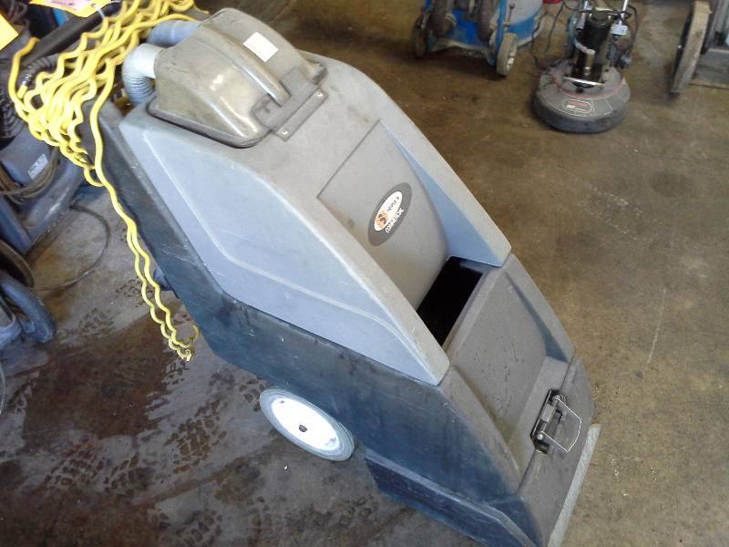 lot 153 image: SSS Achiever 110 Commercial Floor Cleaner
