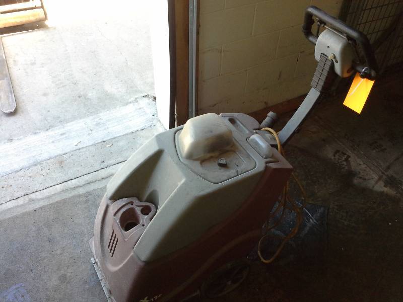 lot 154 image: Minuteman X17115 Eco Extractor