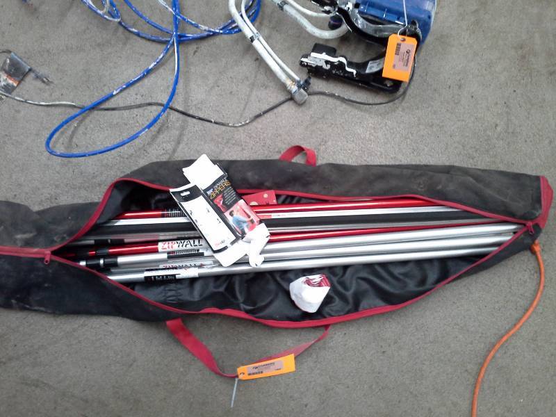 lot 162 image: Heavy Duty Zipwall Zippers