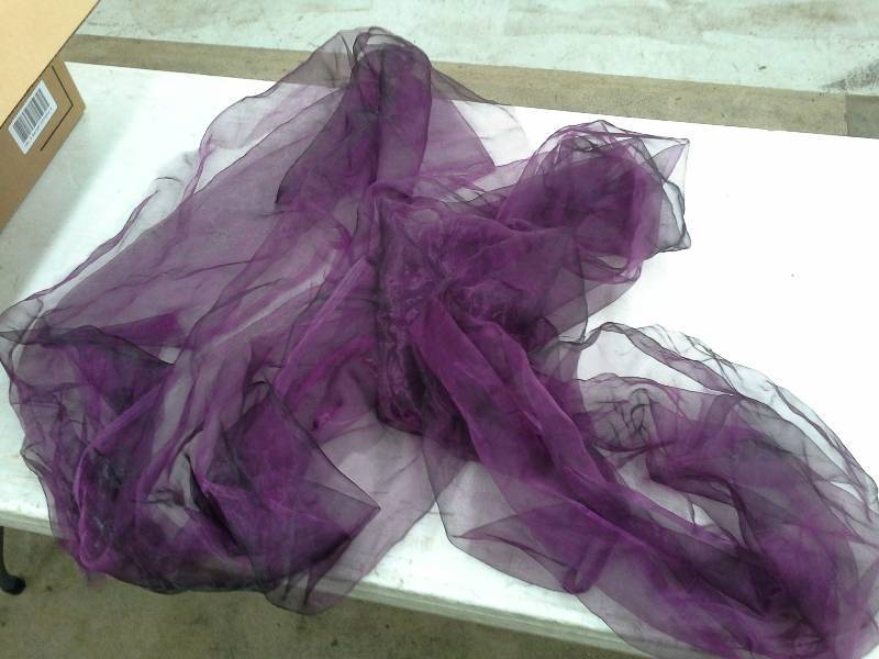 lot 170 image: Purple tulle